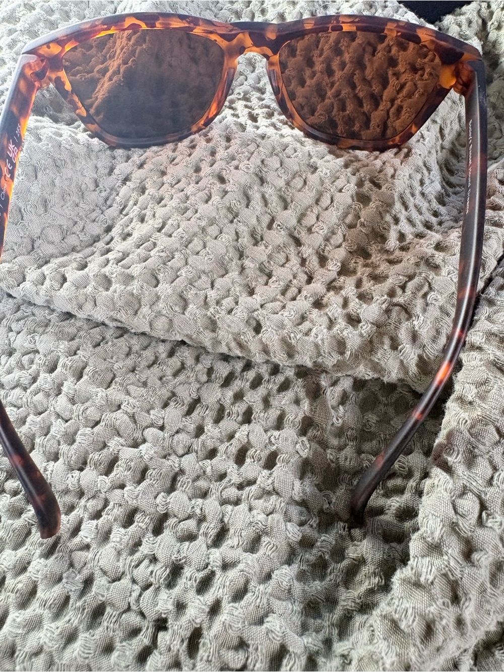 Tortoiseshell Sunglasses - Brown Lenses - Picture 4 of 4